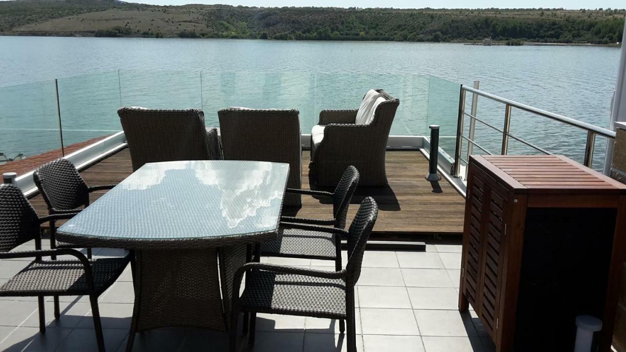 Luxury Apartment By The Sea With Private Whirlpool And Terrace 50M2 Posedarje Kültér fotó